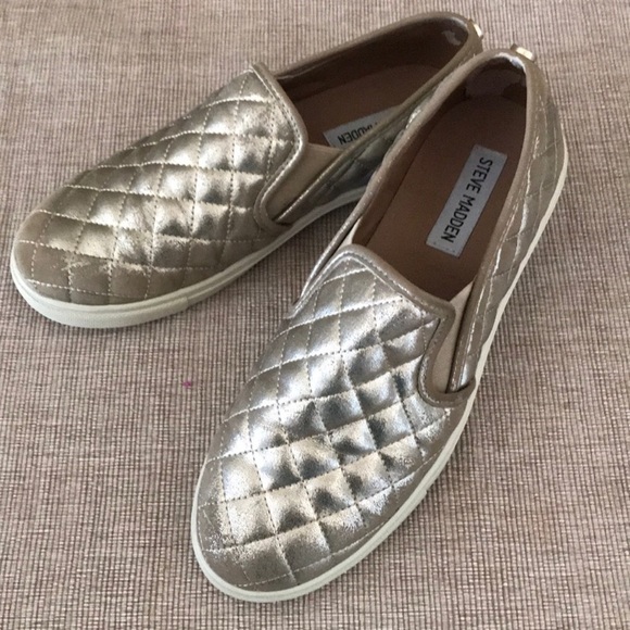 Steve Madden Shoes - STEVE MADDEN Ecentrq quilted gold shimmer slip on